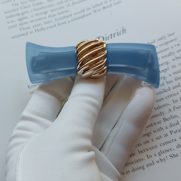 Vintage Barrette Bobby Pin Clip France Blue Gold Lucite Bow 1990s 🩵🩵🩵 - Picture 3 of 6